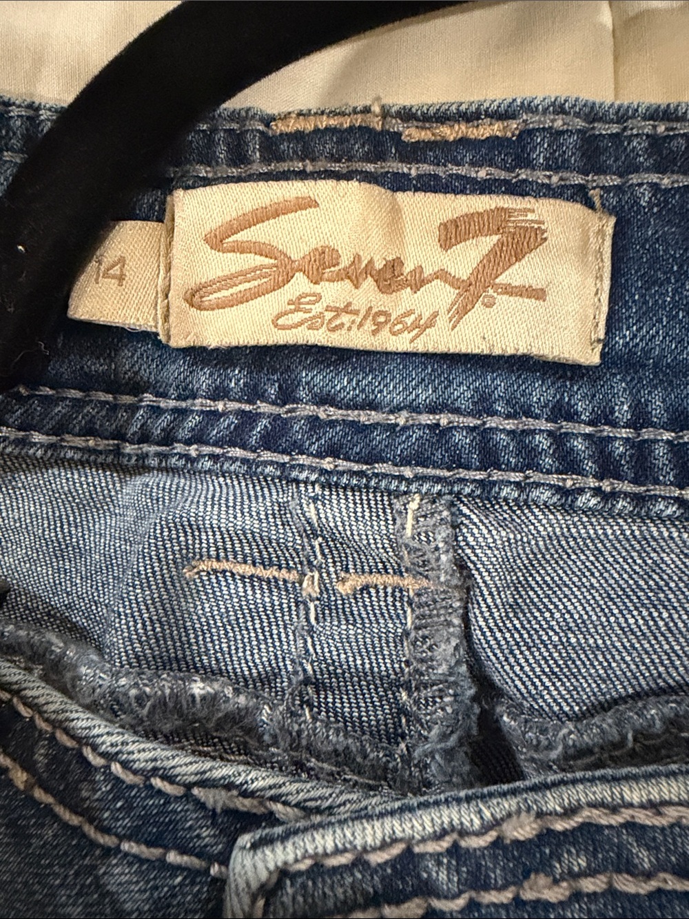 Seven7 Classic Light Blue Denim Jean Shorts - Picture 2 of 4
